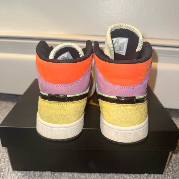 Jordan 1 Mid SE Multi-Color - Picture 3 of 4
